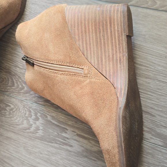 Lucky Brand Yakeena Suede Booties Size 8.5 Leather Upper Camel Brown - Picture 4 of 10